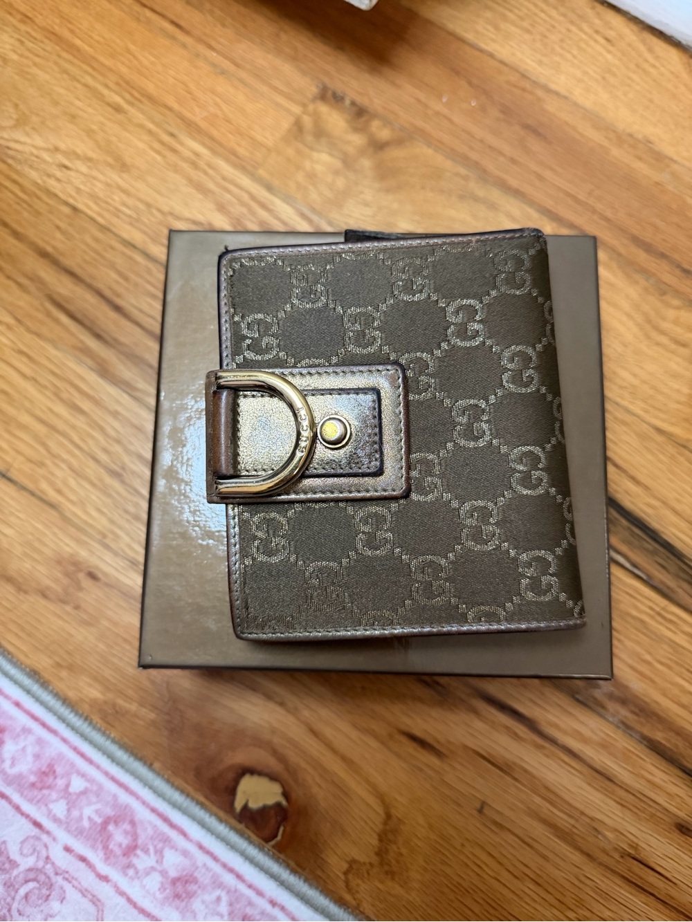 Vintage Gucci Abbey D-Ring Compact Wallet with Box - Picture 2 of 12